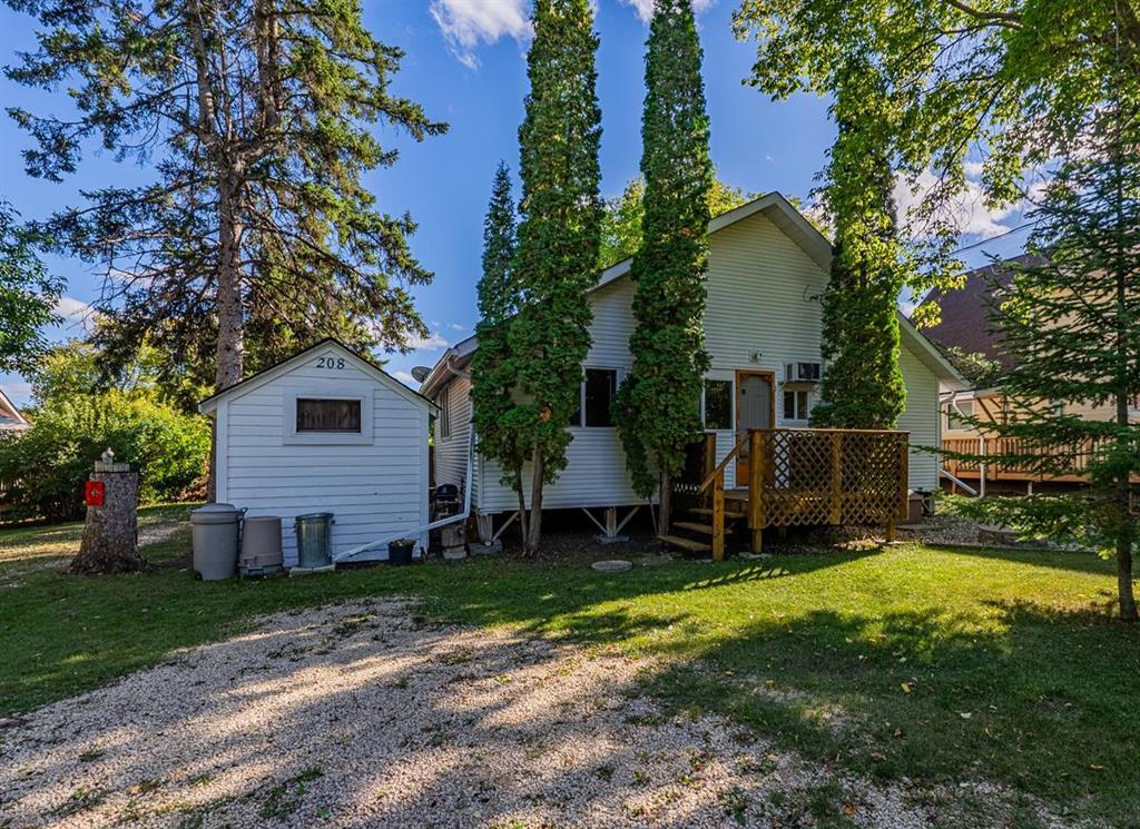 Photo 1 of 208 Maple Avenue, Winnipeg Beach MB