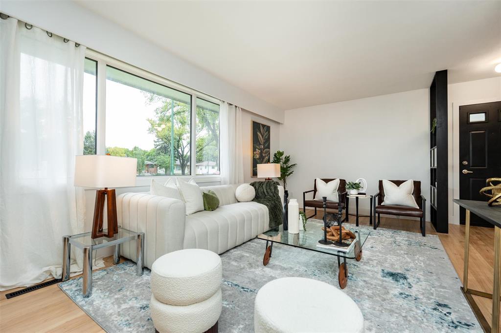 Photo 3 of 1190 Inkster Boulevard, Winnipeg MB