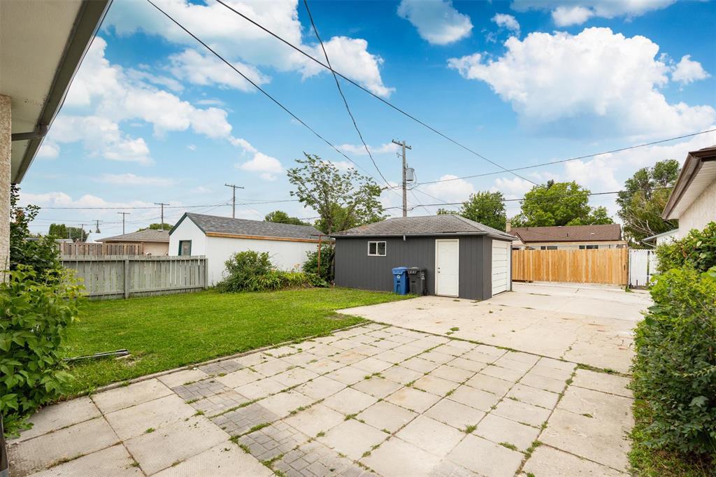 Photo 23 of 1190 Inkster Boulevard, Winnipeg MB