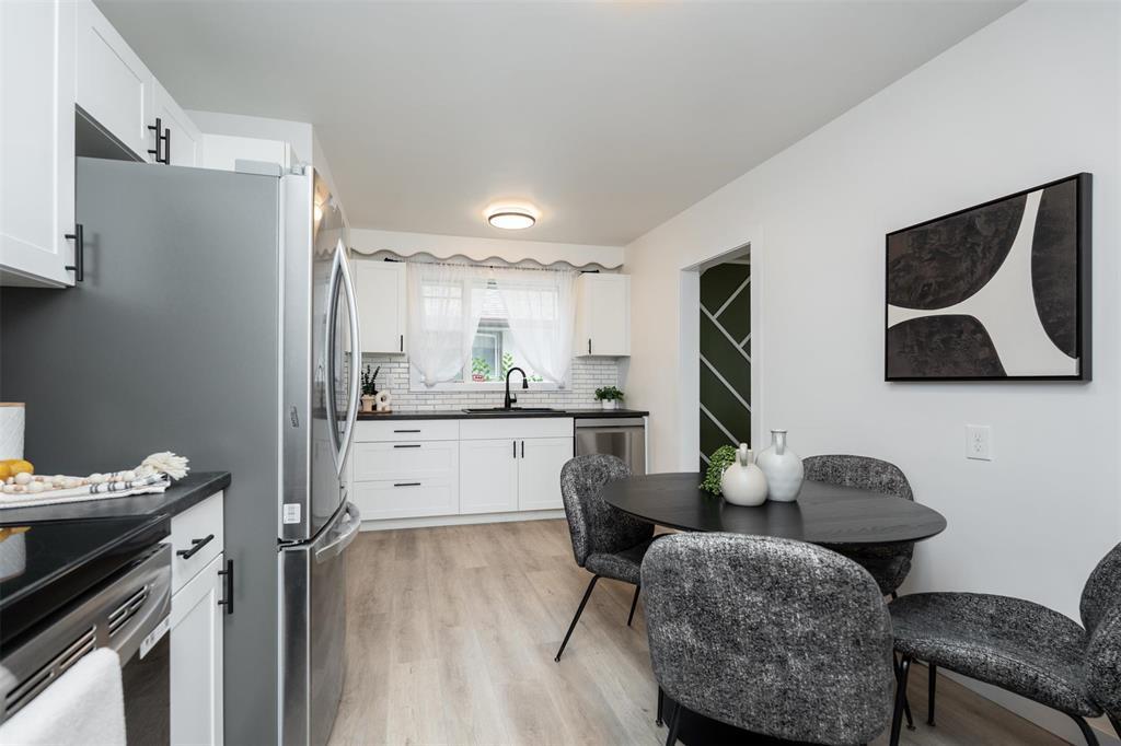 Photo 9 of 1190 Inkster Boulevard, Winnipeg MB