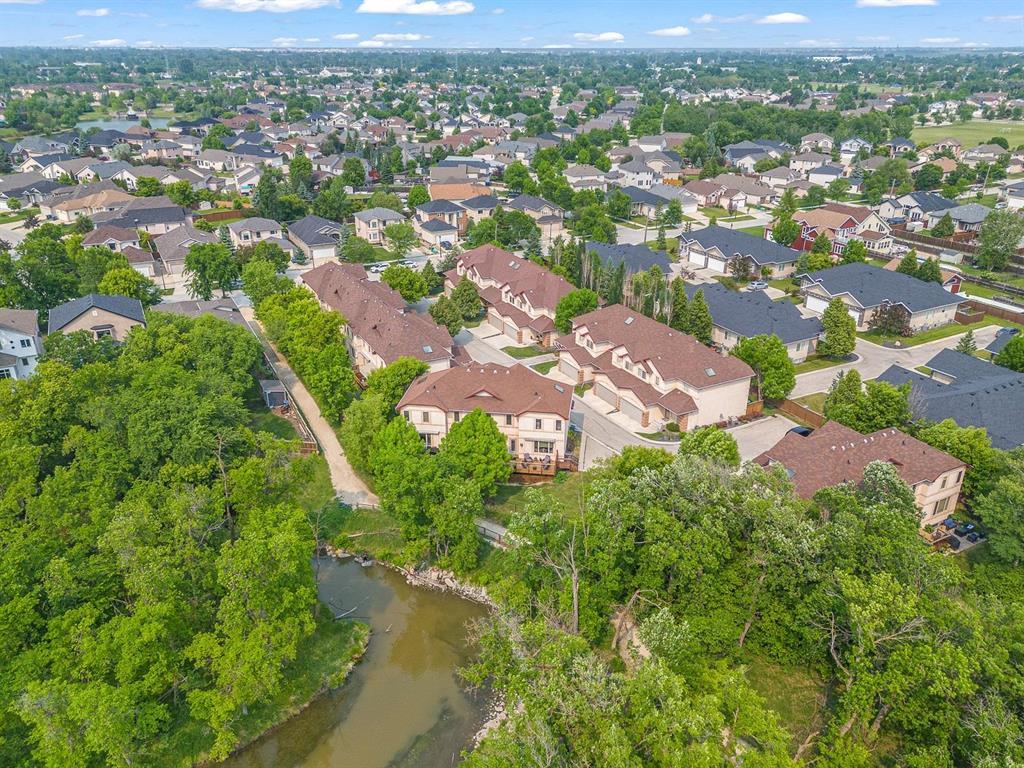 Photo 2 of 17 850 John Bruce Road, Winnipeg MB