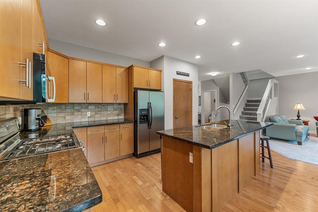 Photo 8 of 17 850 John Bruce Road, Winnipeg MB