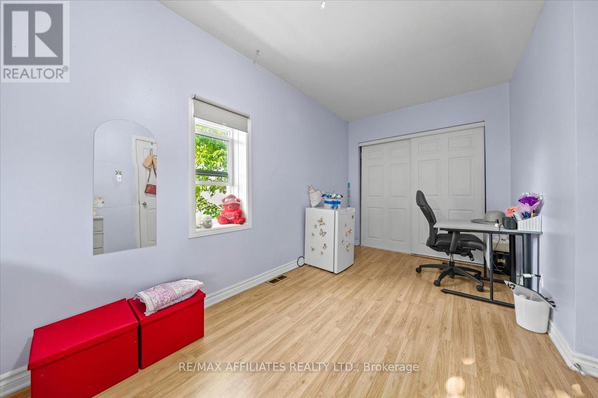 Photo 14 of 310 Shakespeare Street, Ottawa ON