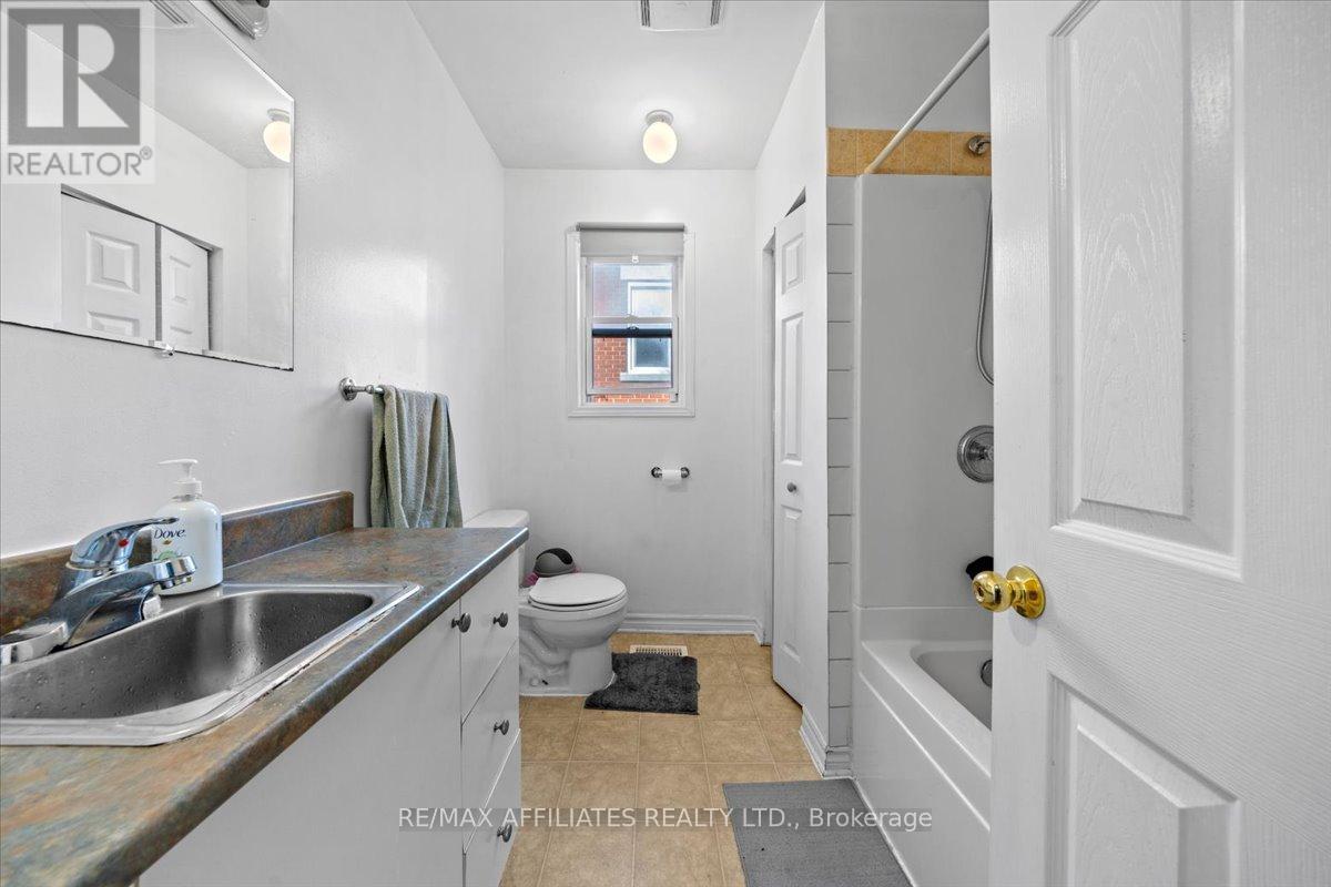 Photo 15 of 310 Shakespeare Street, Ottawa ON
