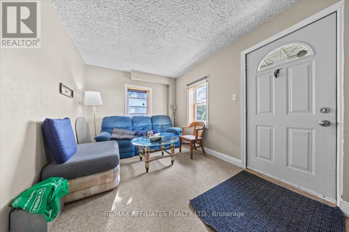 Photo 3 of 310 Shakespeare Street, Ottawa ON