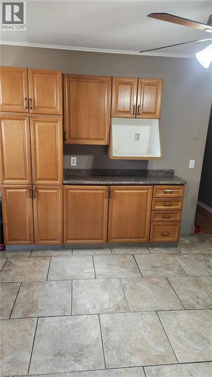 Photo 3 of 61 Woodlawn Avenue, Brantford ON