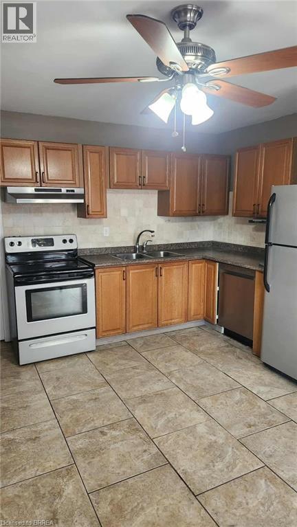 Photo 2 of 61 Woodlawn Avenue, Brantford ON