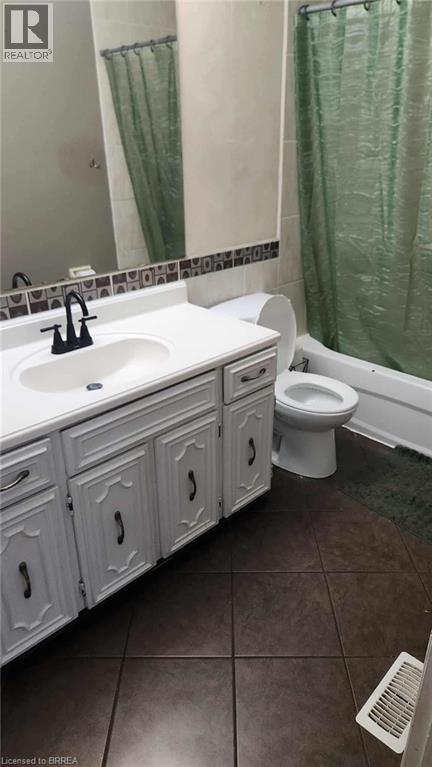 Photo 6 of 61 Woodlawn Avenue, Brantford ON