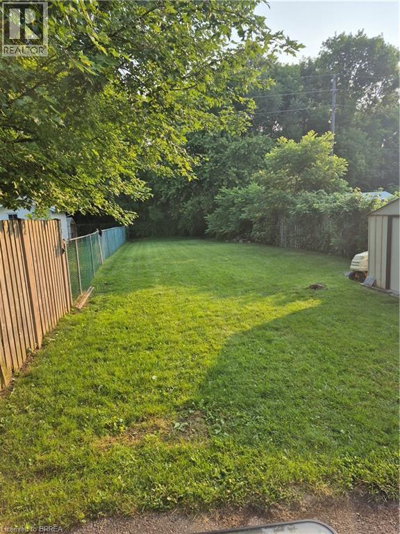 Photo 13 of 61 Woodlawn Avenue, Brantford ON
