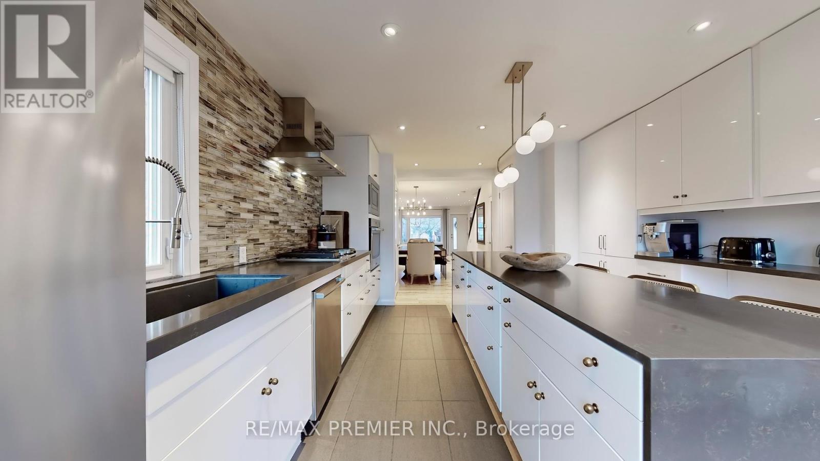 Photo 11 of Main Level 27 Hector Avenue, Toronto ON