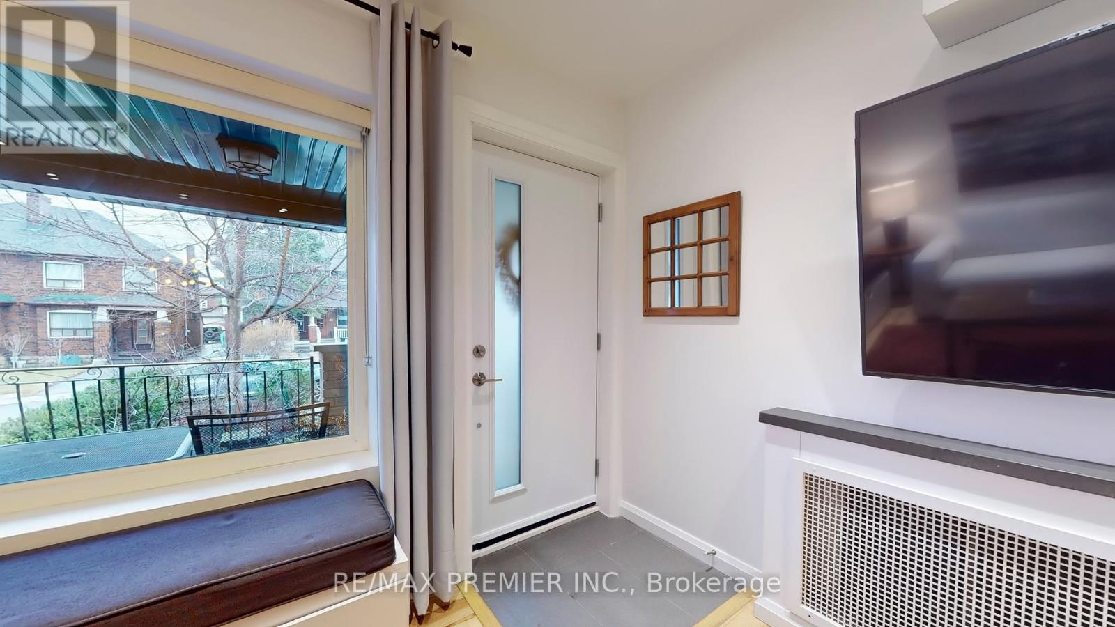 Photo 17 of Main Level 27 Hector Avenue, Toronto ON