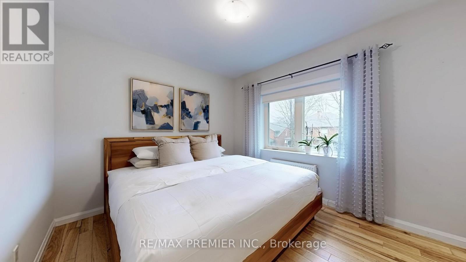 Photo 27 of Main Level 27 Hector Avenue, Toronto ON
