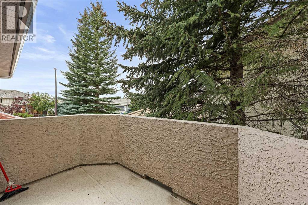 Single Family House for Sale in  Hawkside Close NW Hawkwood Calgary 