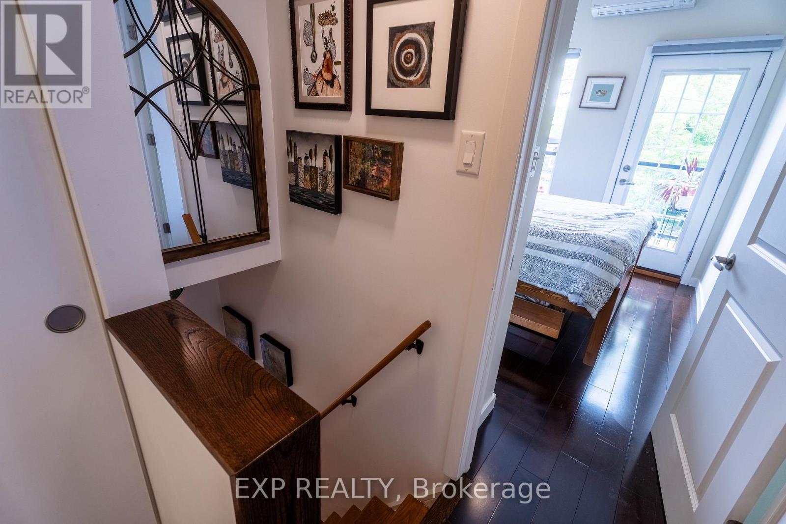 Photo 4 of 819 Craven Road, Toronto ON
