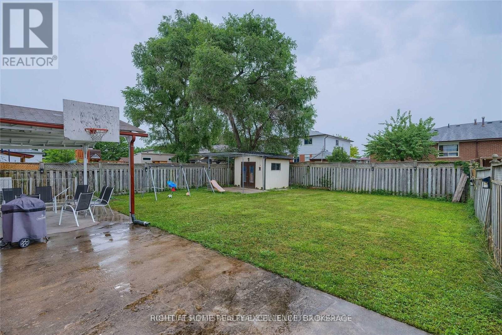 Photo 24 of 3334 Brandon Gate Drive, Mississauga ON