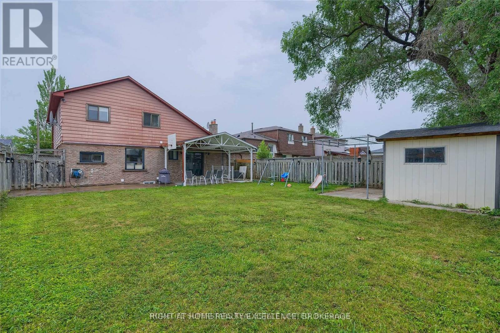 Photo 23 of 3334 Brandon Gate Drive, Mississauga ON