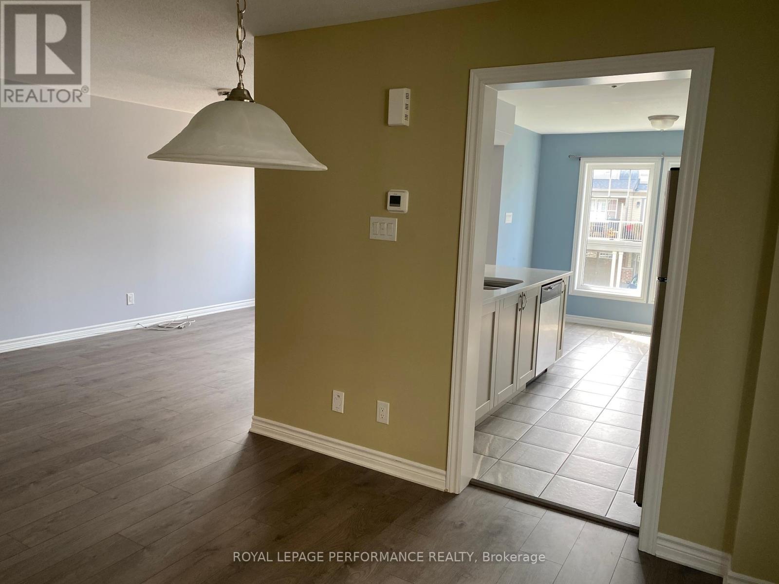 Photo 7 of 108 Helenium Lane, Ottawa ON