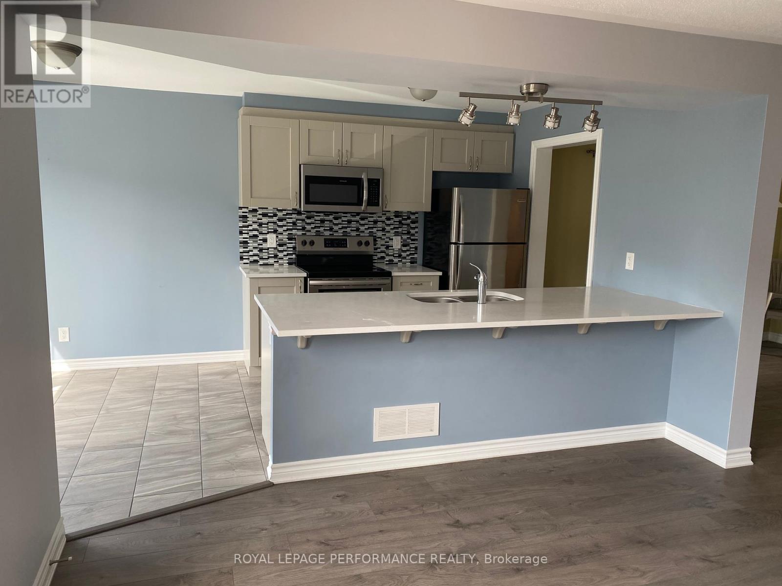 Photo 8 of 108 Helenium Lane, Ottawa ON