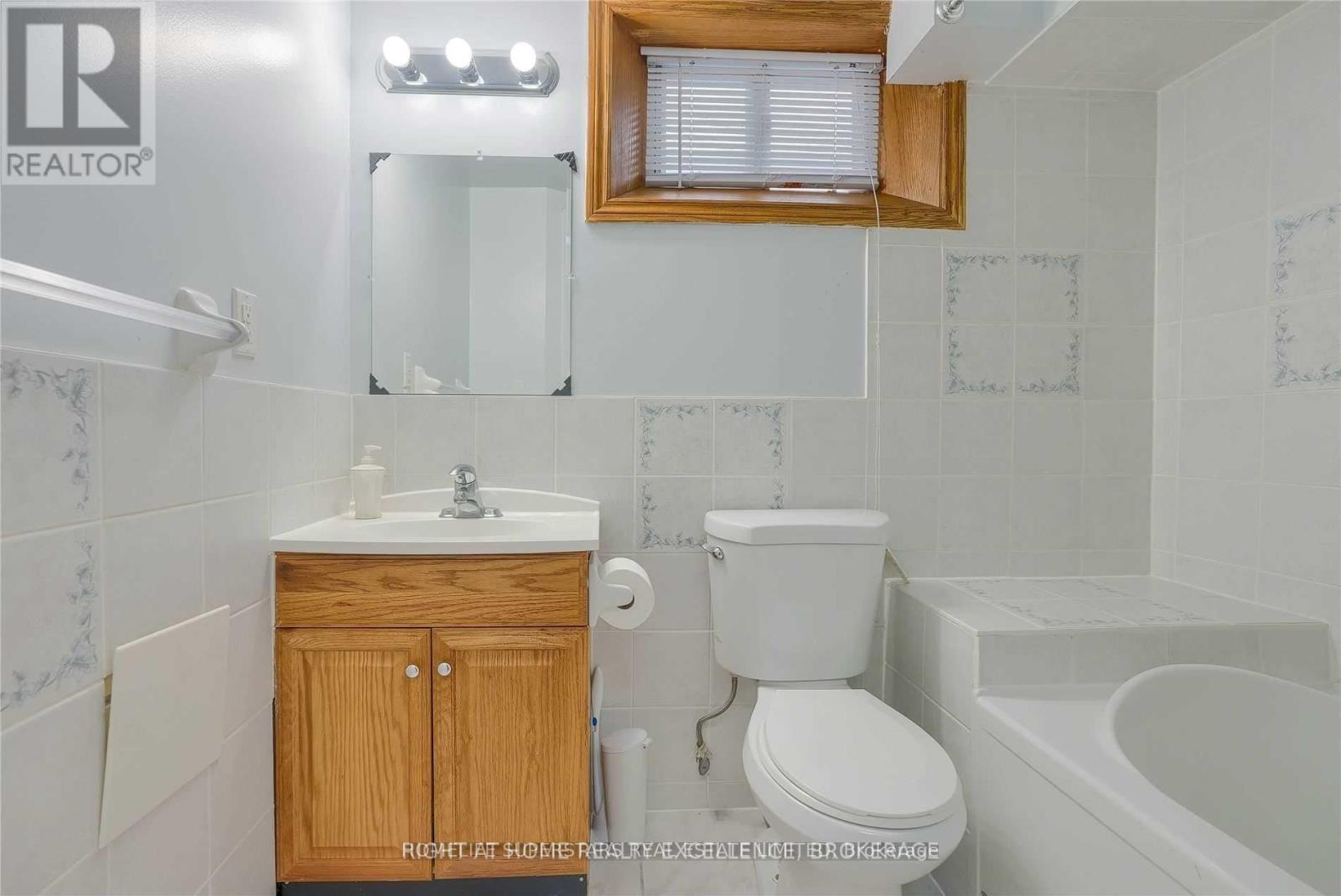 Photo 21 of 3334 Brandon Gate Drive, Mississauga ON