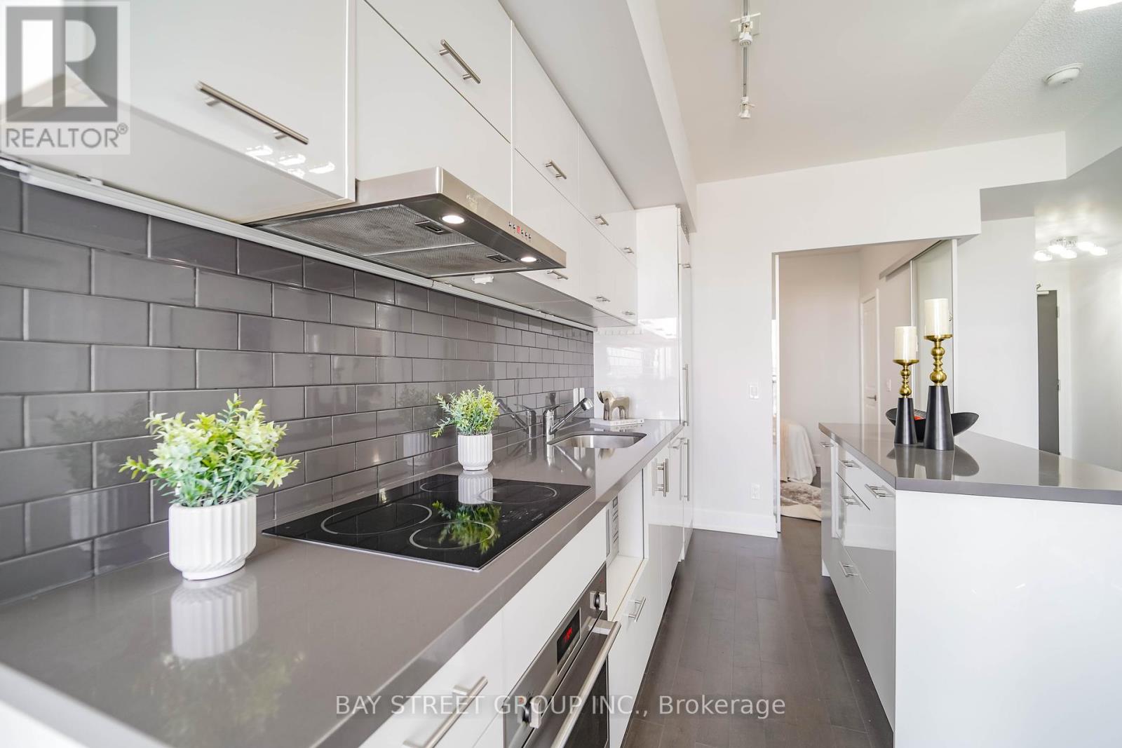 Photo 19 of 909 8081 Birchmount Road, Markham ON