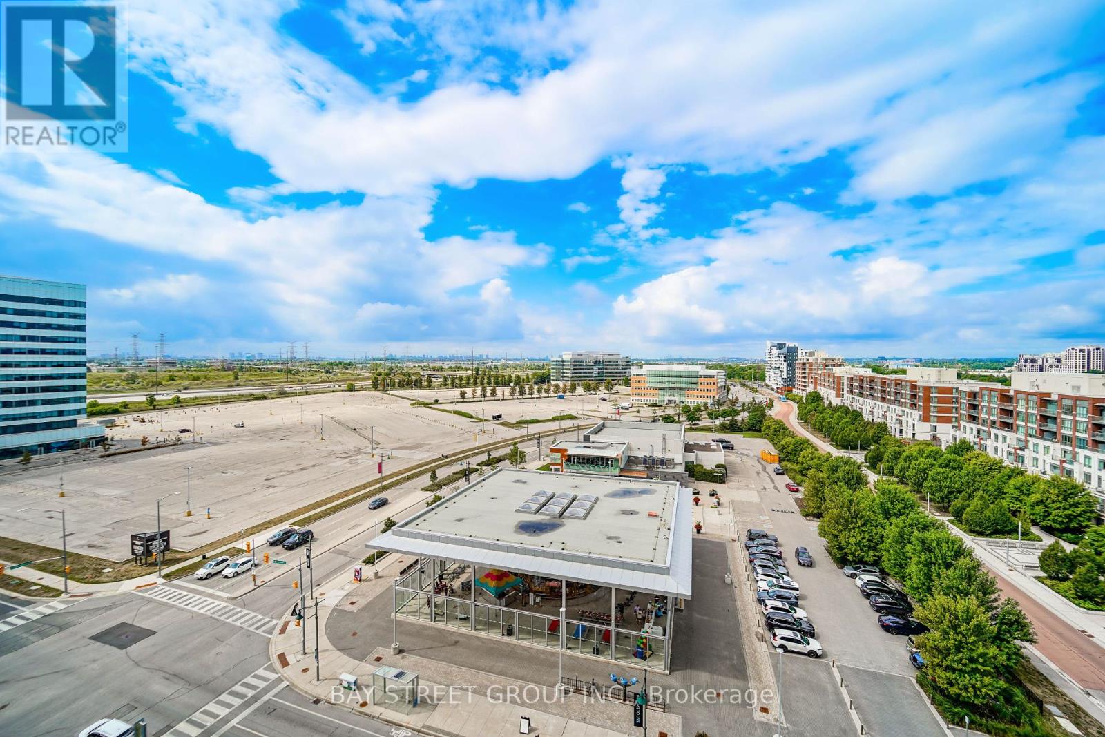 Photo 25 of 909 8081 Birchmount Road, Markham ON