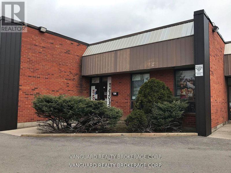 Photo 1 of 17 350 Woodbridge Avenue, Vaughan ON