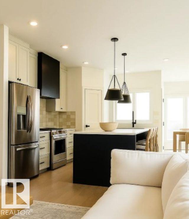 Photo 19 of 4710 49 St, Calmar AB