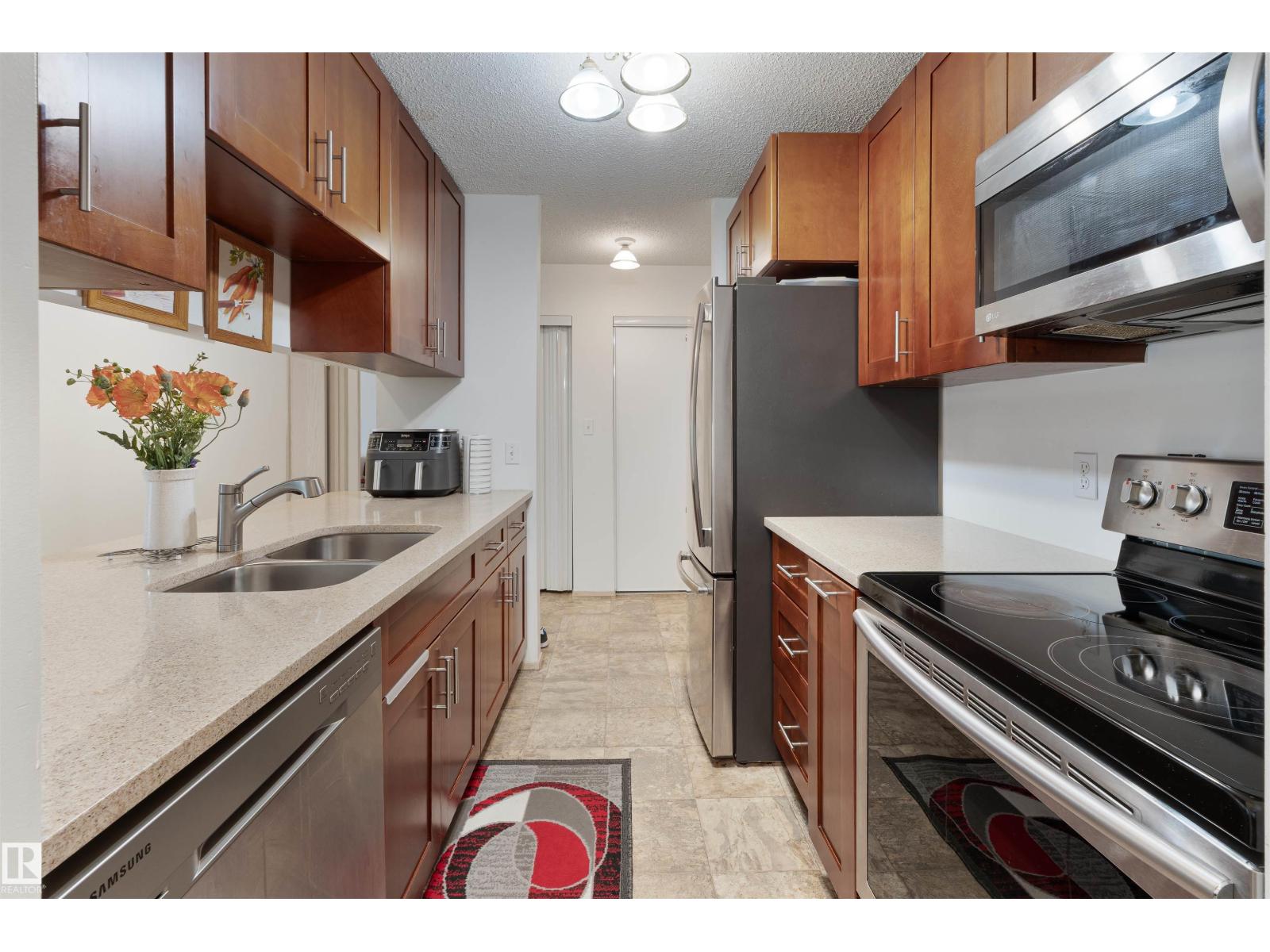 Photo 1 of 204 4220 139 Av Nw, Edmonton AB