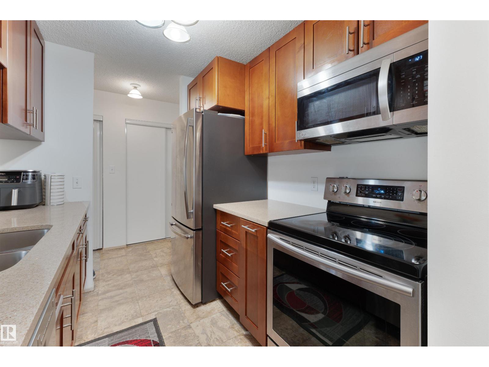 Photo 2 of 204 4220 139 Av Nw, Edmonton AB