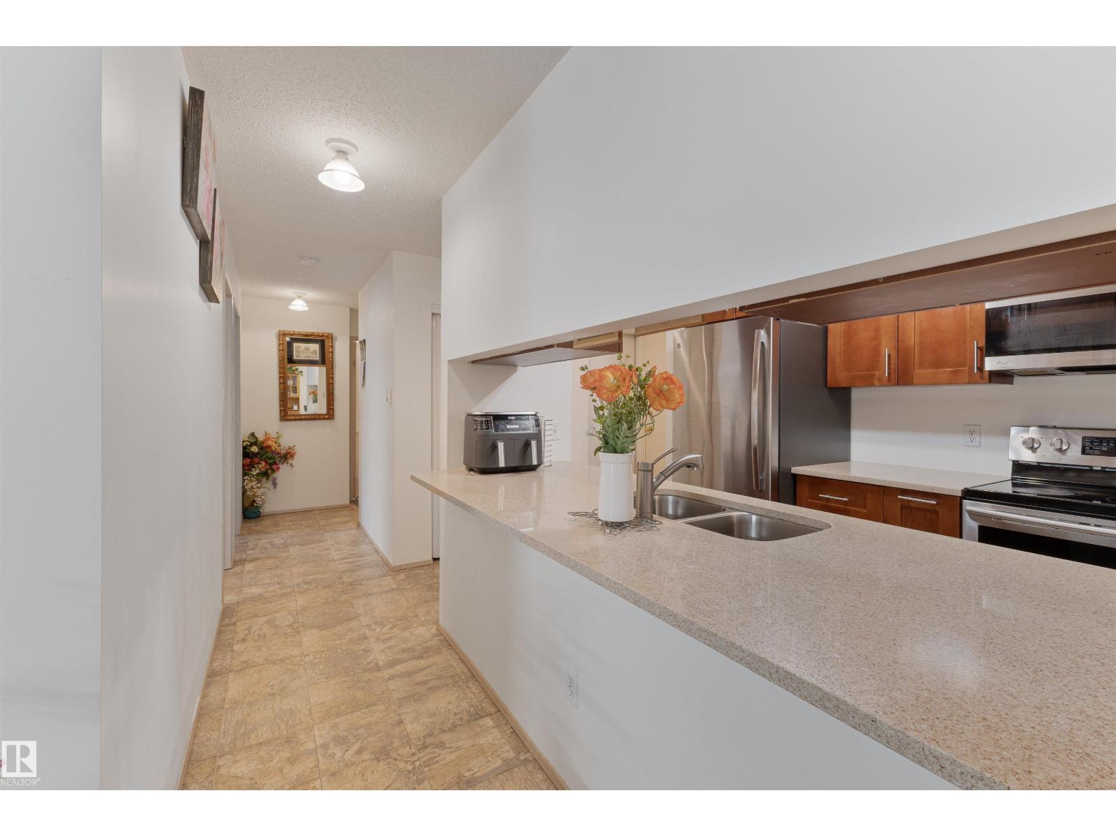 Photo 4 of 204 4220 139 Av Nw, Edmonton AB