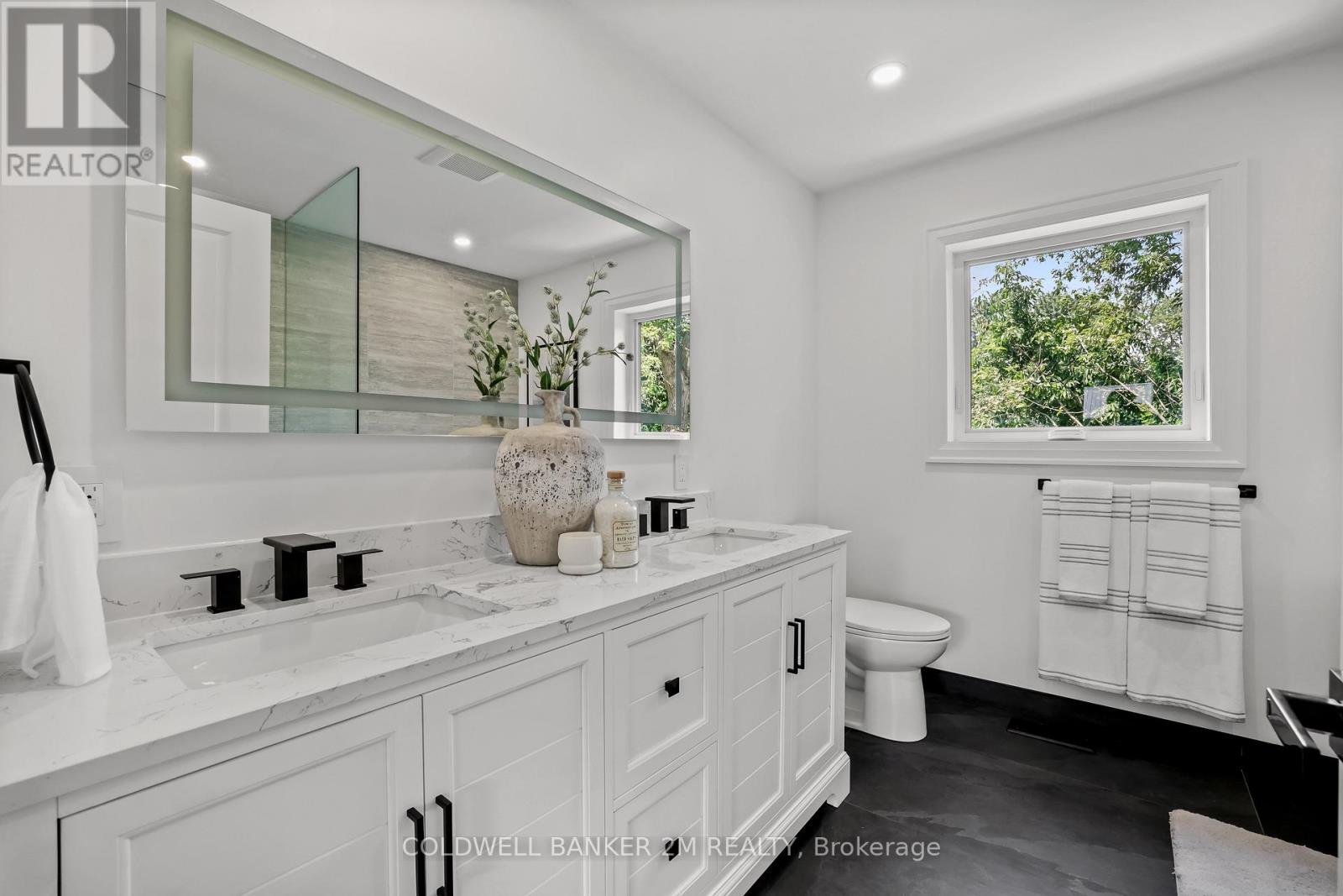 Photo 21 of 128 Buckingham Avenue, Oshawa ON