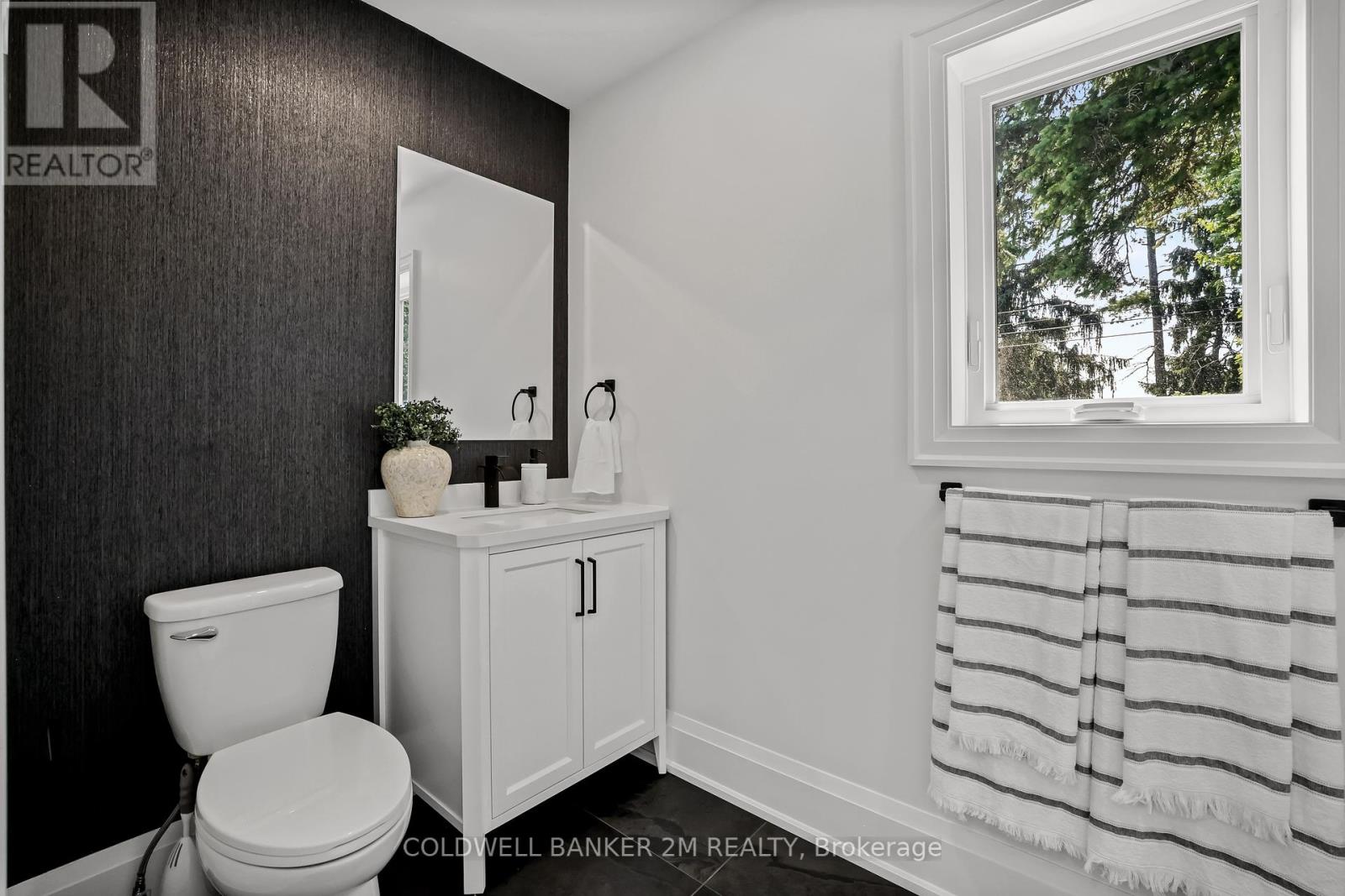 Photo 25 of 128 Buckingham Avenue, Oshawa ON