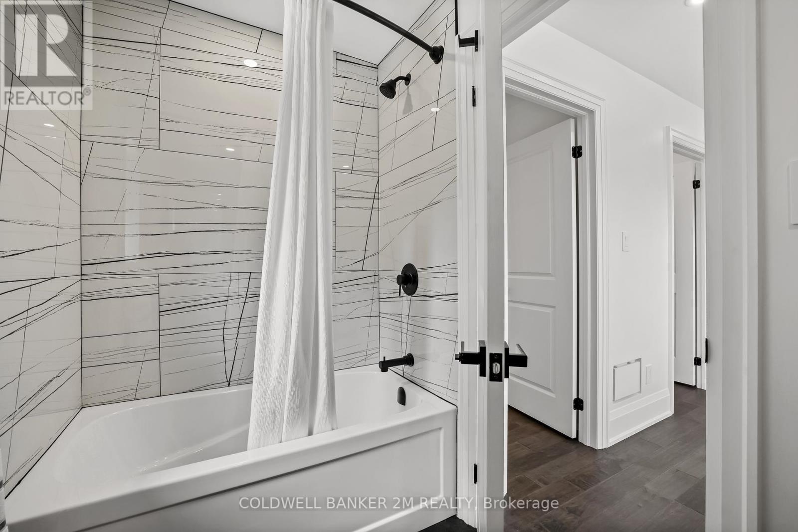 Photo 26 of 128 Buckingham Avenue, Oshawa ON