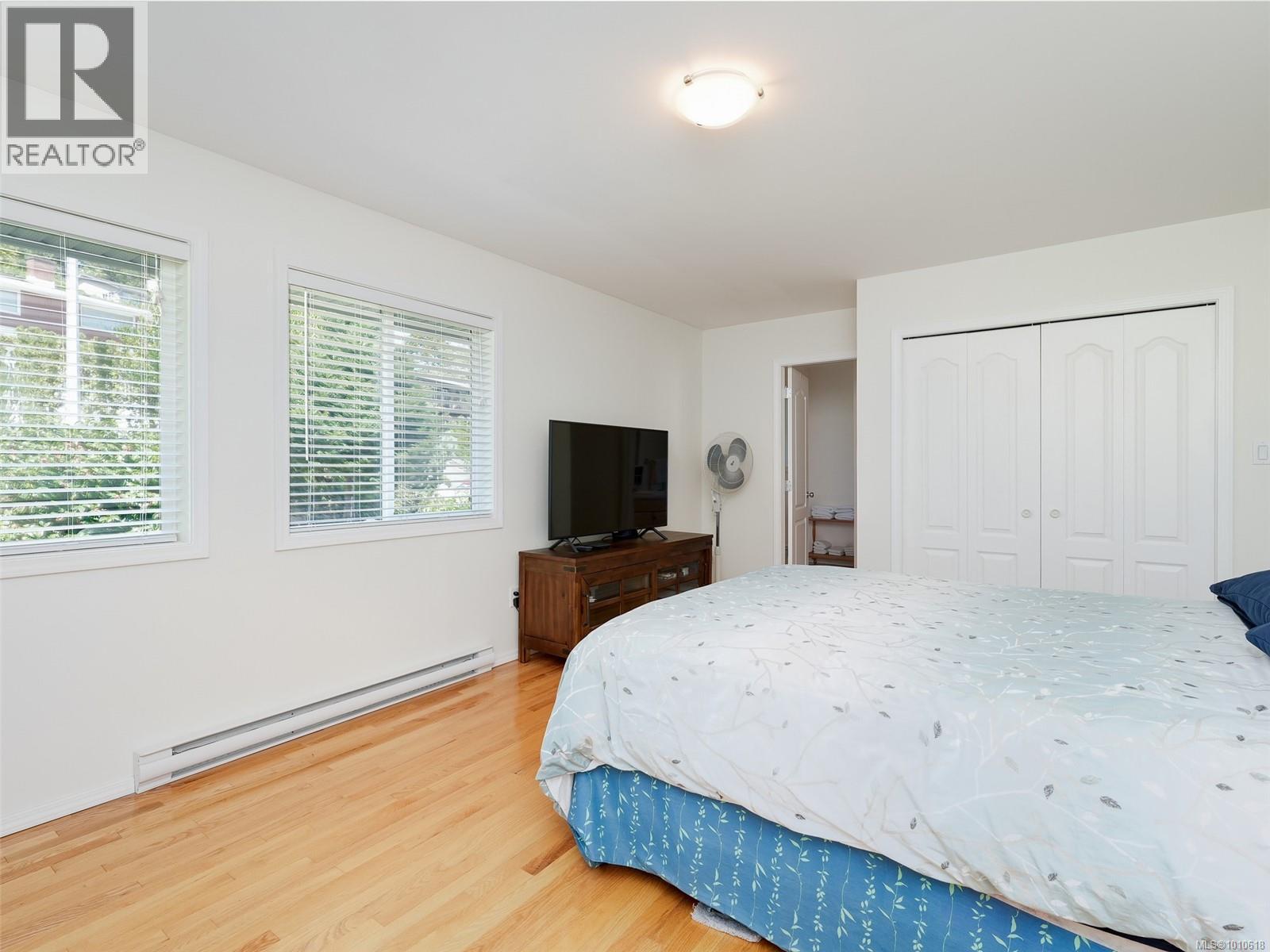 Photo 10 of 5255 Hanover Pl, Saanich BC