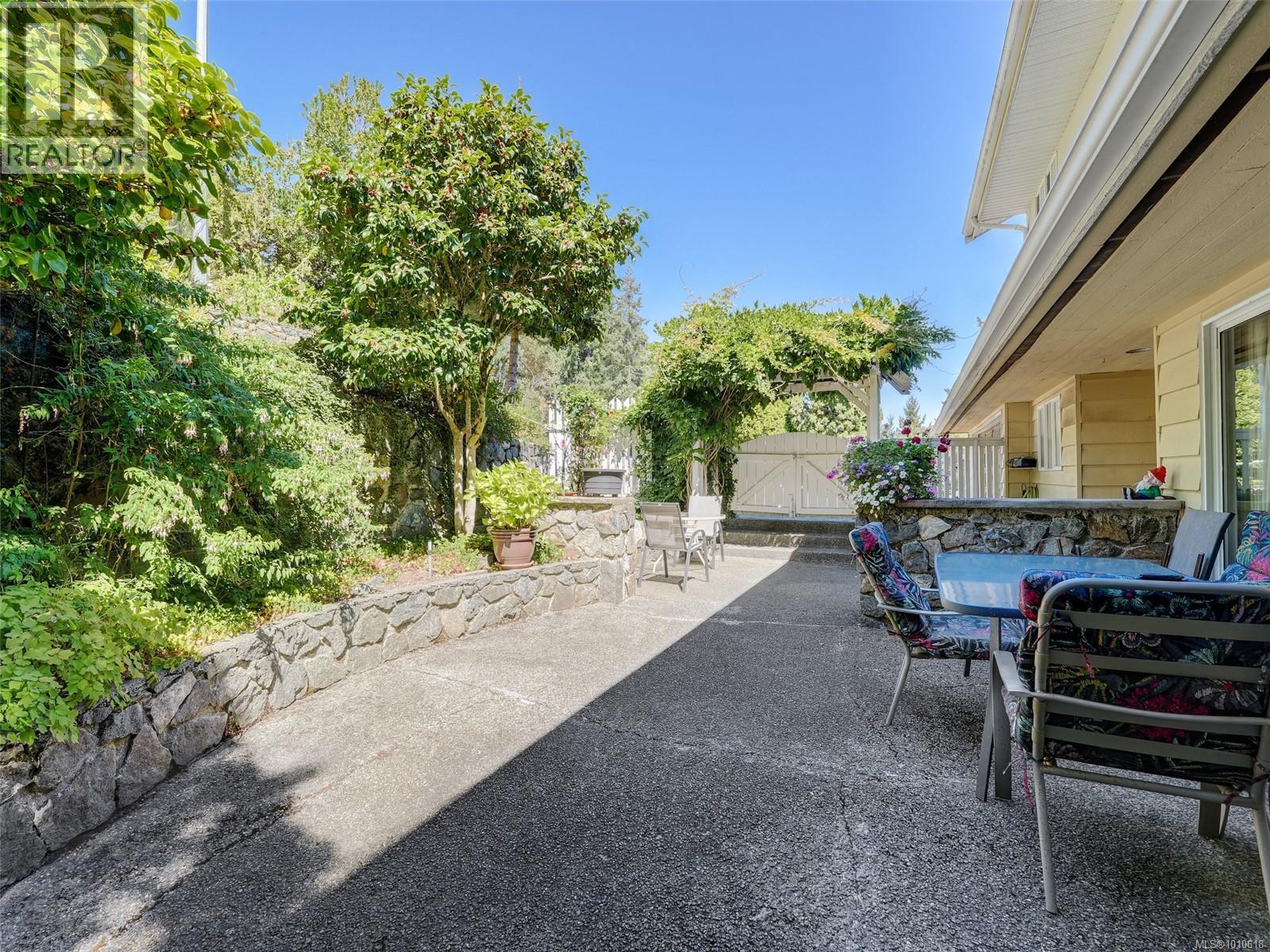 Photo 23 of 5255 Hanover Pl, Saanich BC