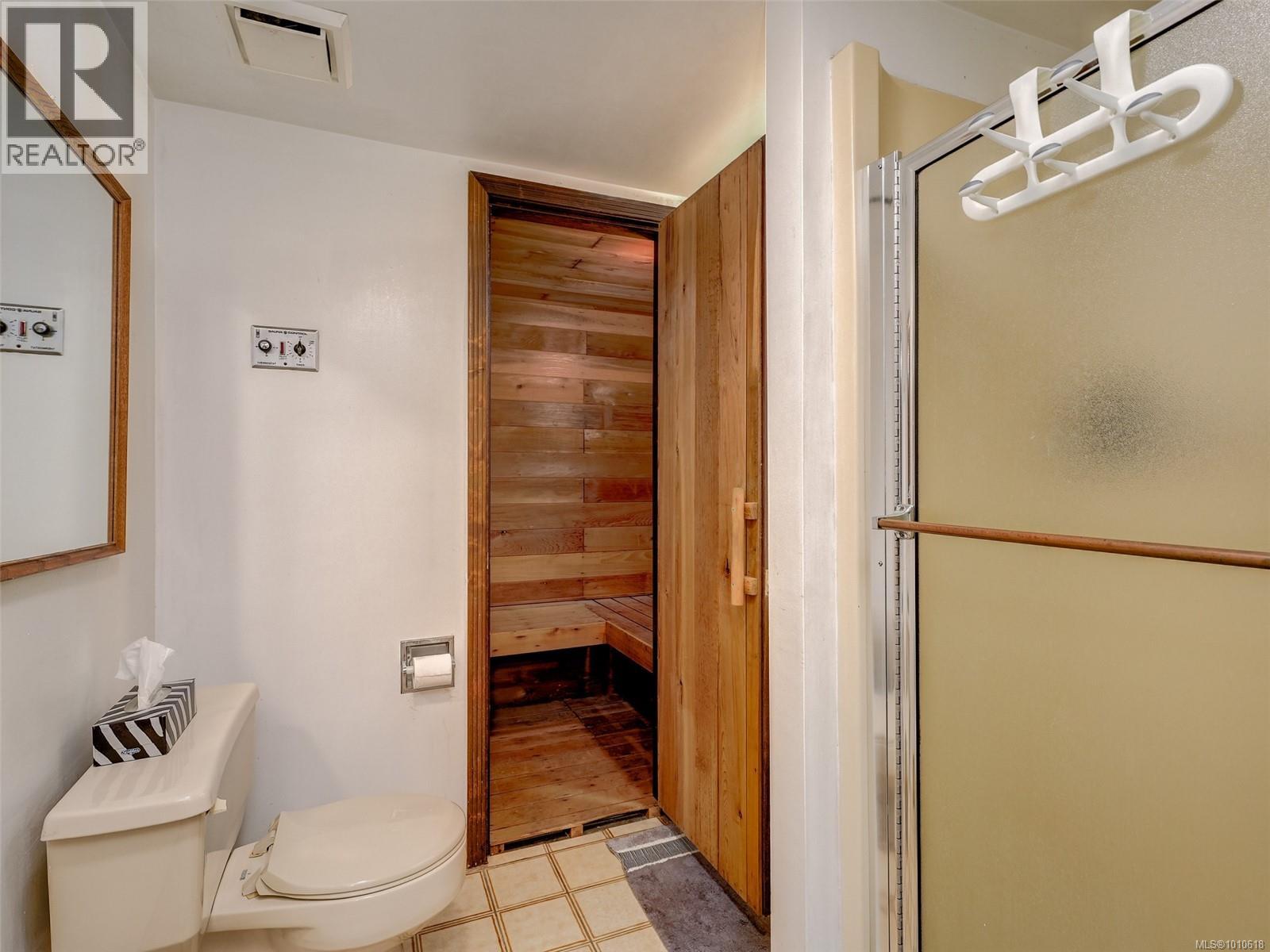 Photo 20 of 5255 Hanover Pl, Saanich BC