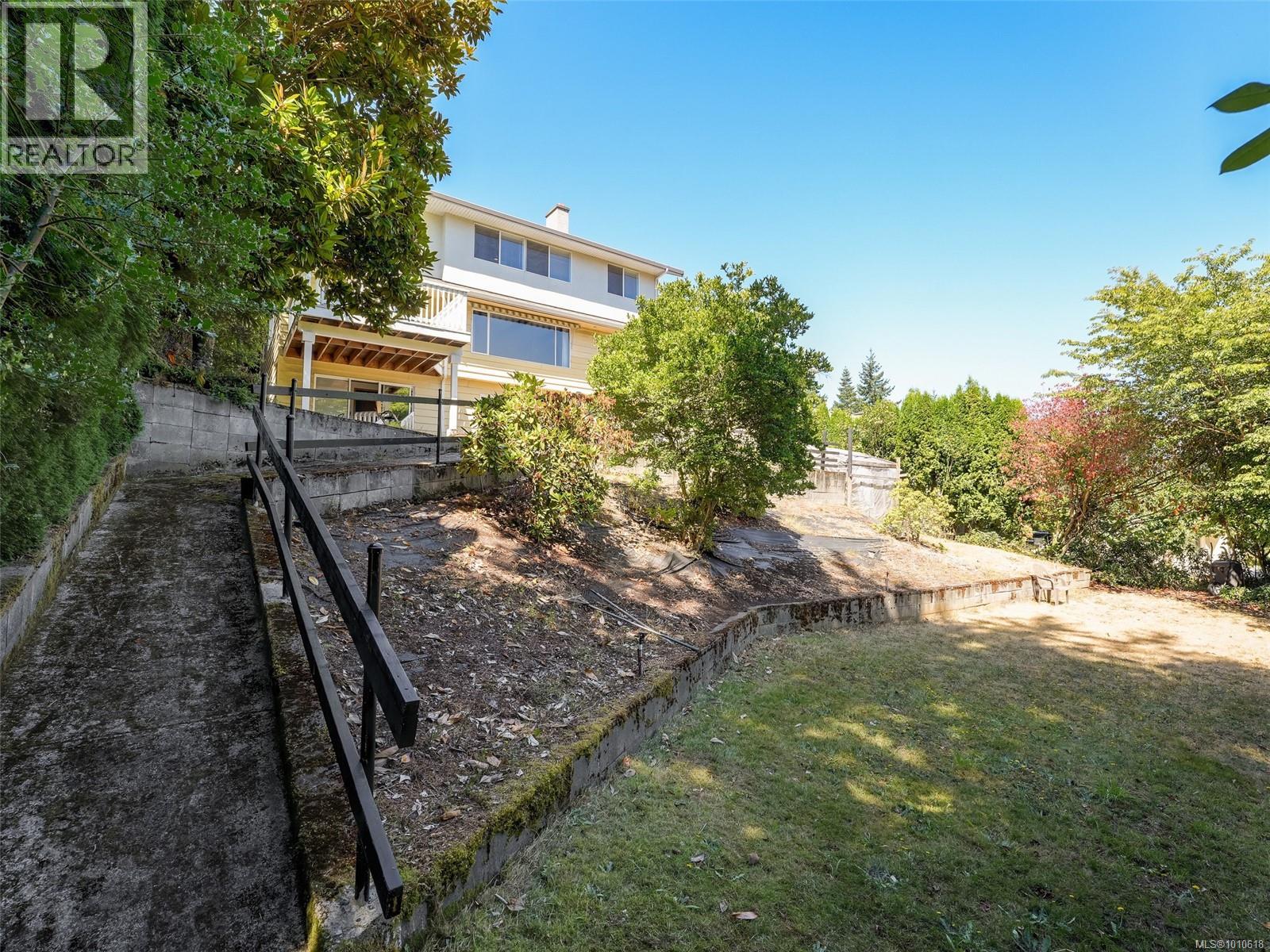 Photo 25 of 5255 Hanover Pl, Saanich BC