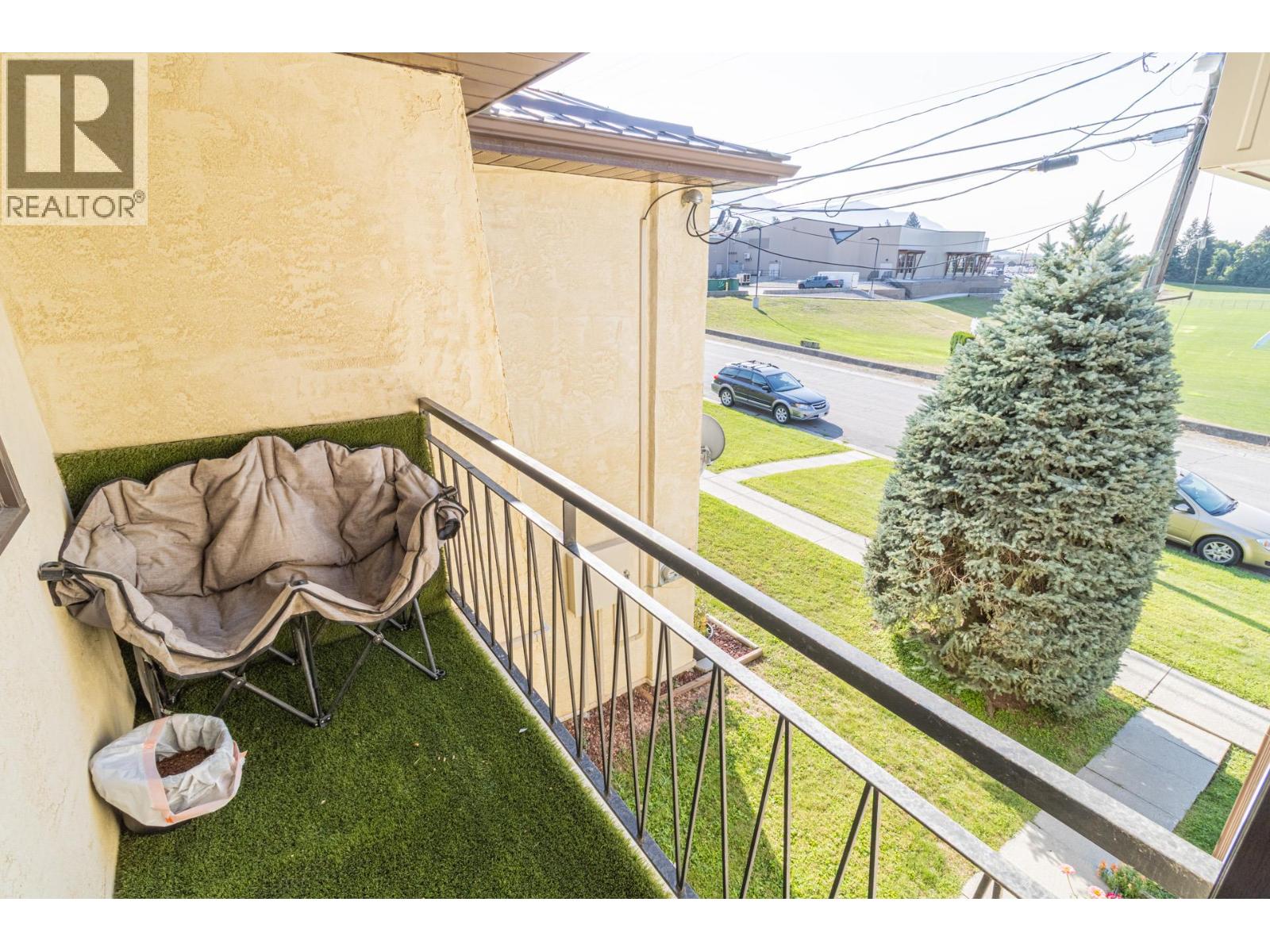 1755 HURL Street, Creston