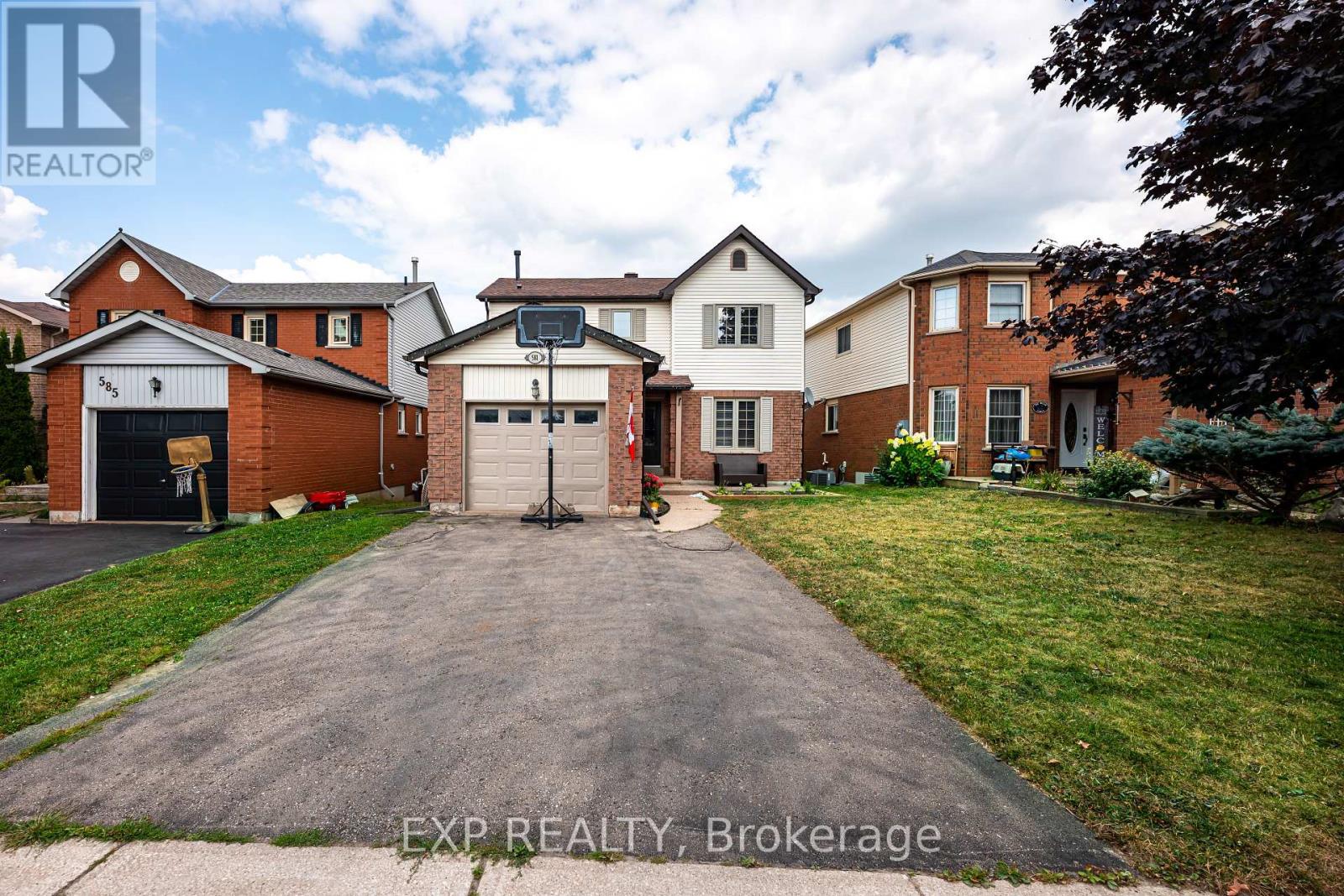 Photo 2 of 581 College Avenue, Orangeville ON