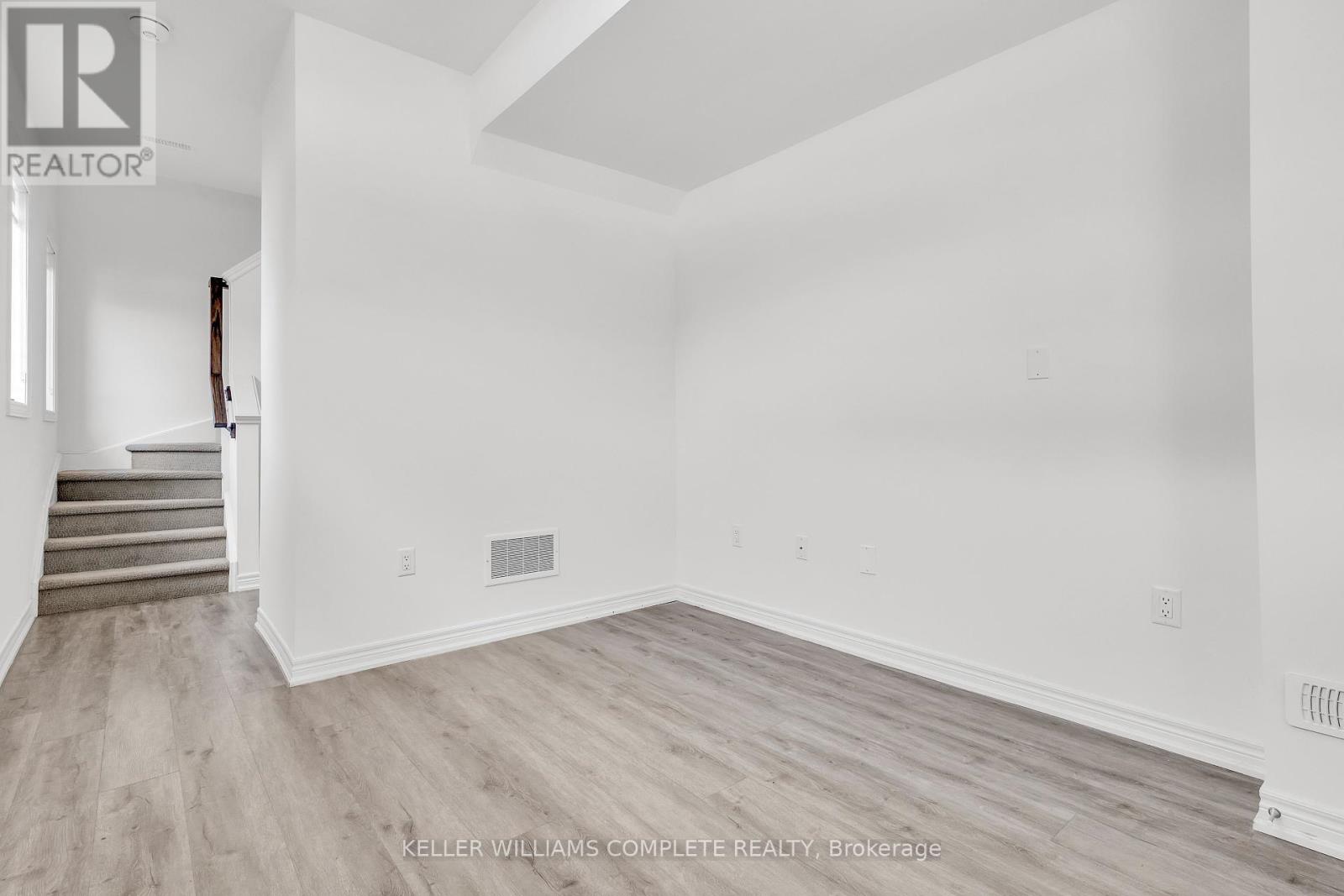 Photo 32 of 72 575 Woodward Avenue, Hamilton ON