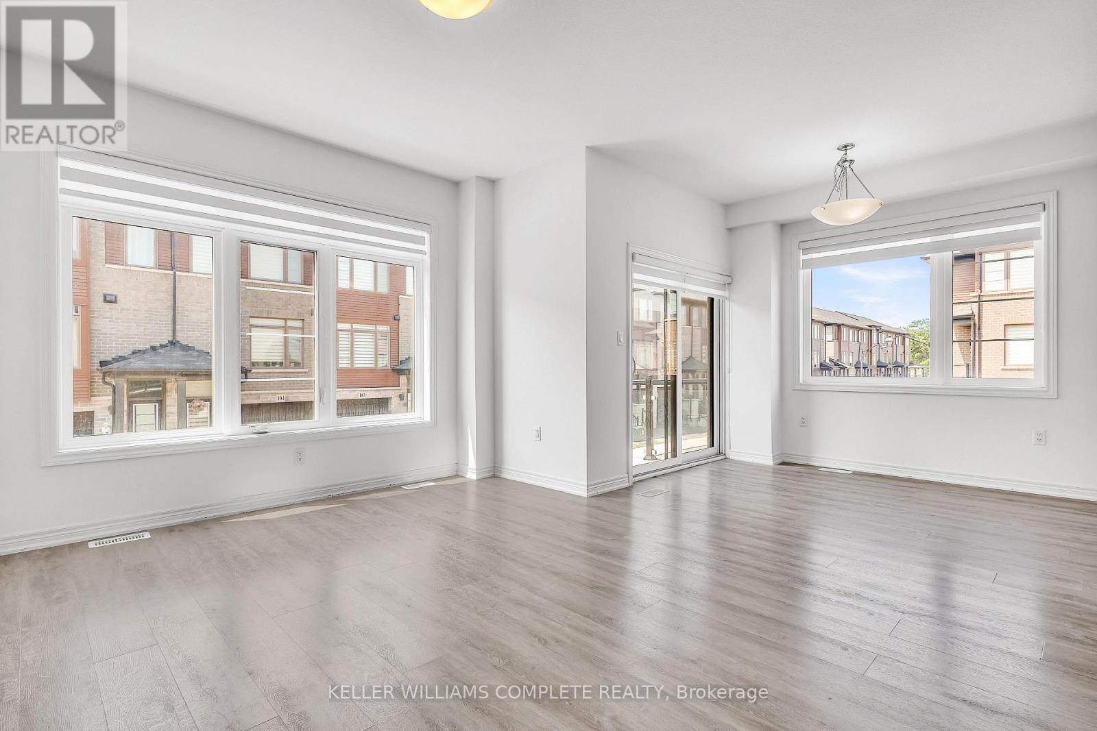 Photo 8 of 72 575 Woodward Avenue, Hamilton ON