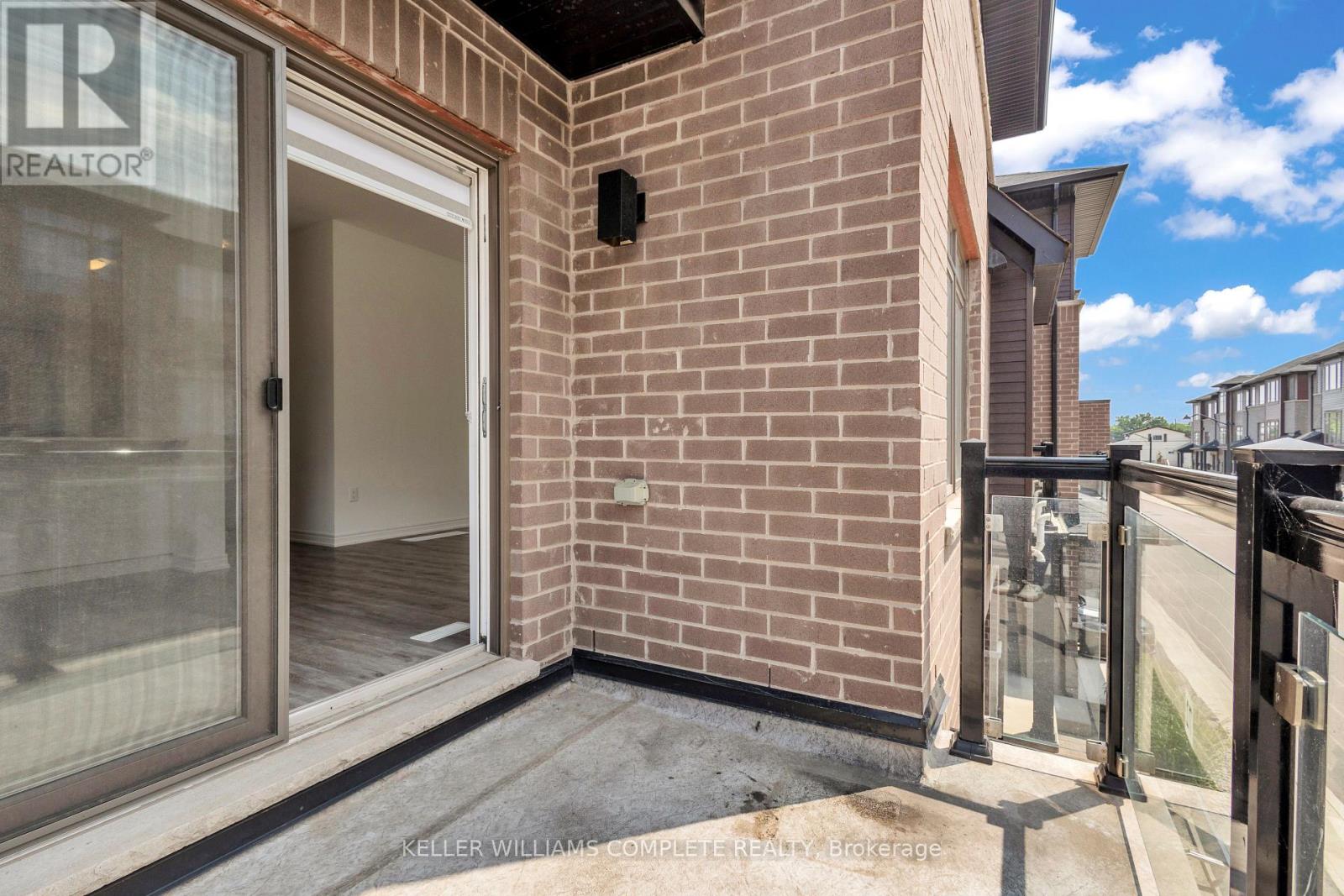 Photo 2 of 72 575 Woodward Avenue, Hamilton ON