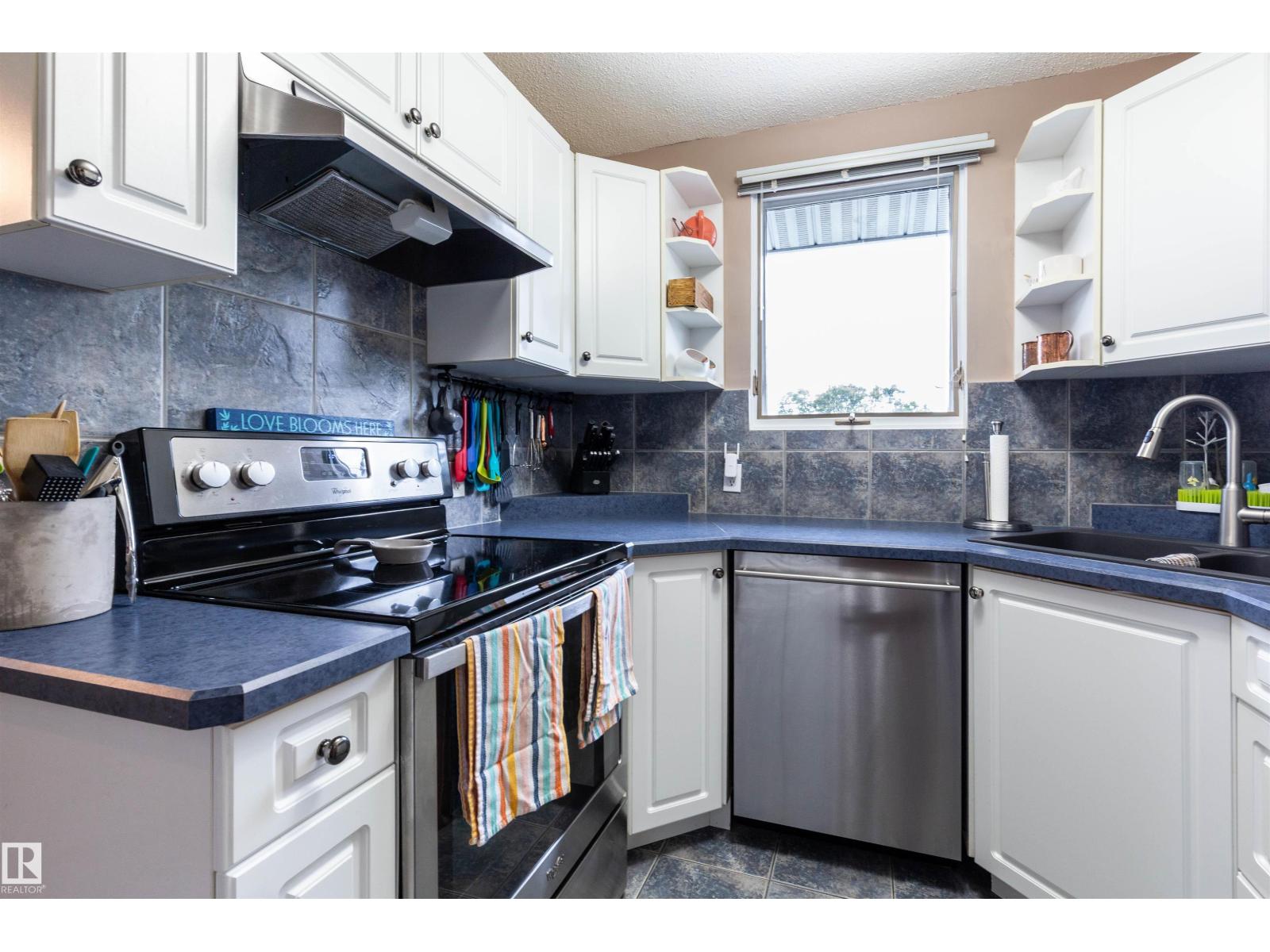 Photo 10 of 12433 134 St Nw Nw, Edmonton AB