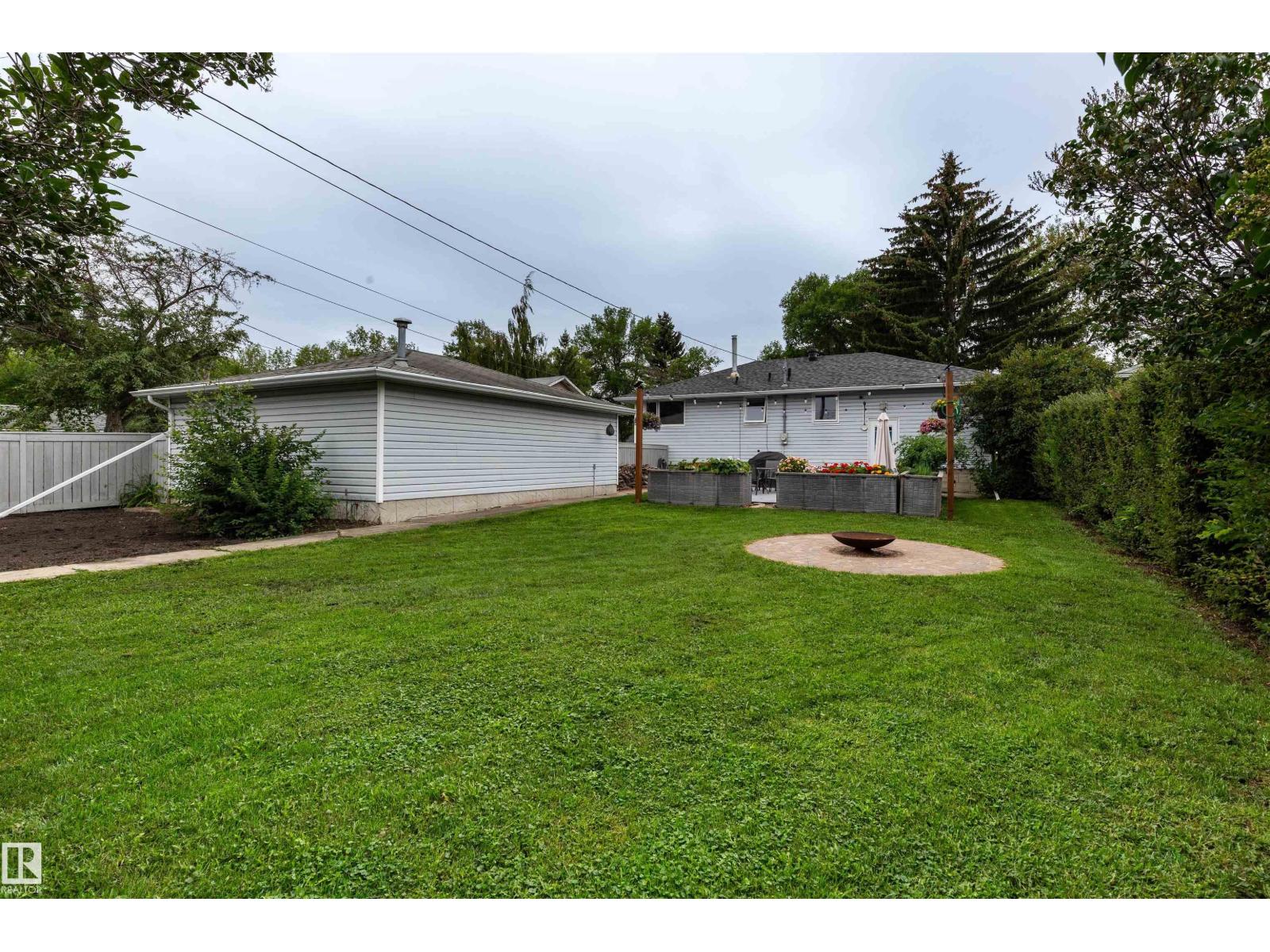 Photo 9 of 12433 134 St Nw Nw, Edmonton AB
