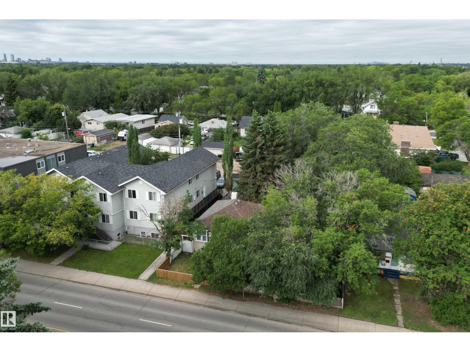 Photo 11 of 12338 82 St Nw, Edmonton AB