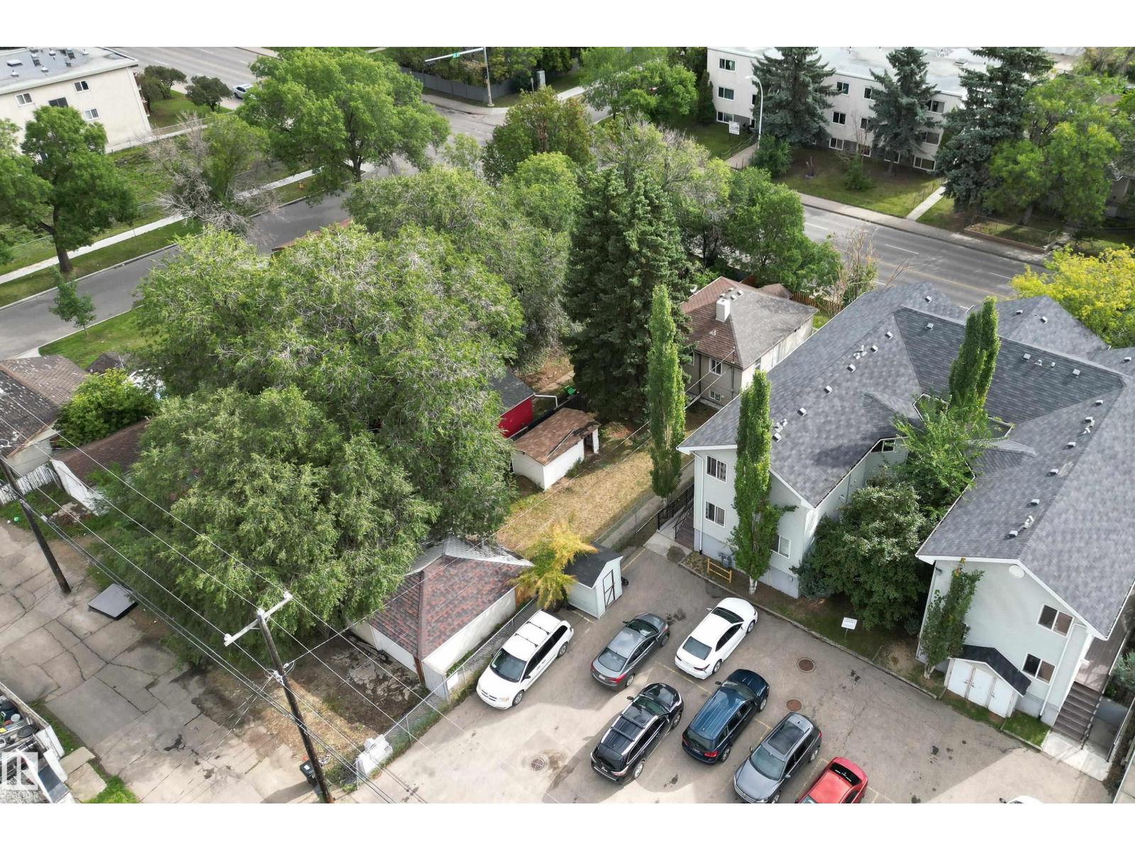 Photo 17 of 12338 82 St Nw, Edmonton AB
