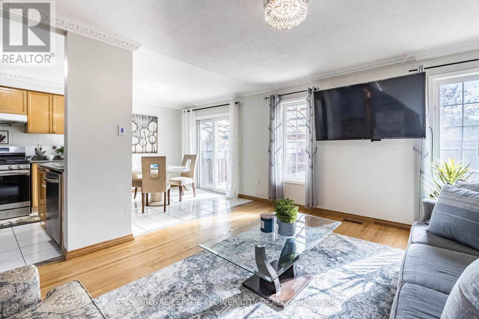Photo 17 of 51 Blue Whale Boulevard, Brampton ON
