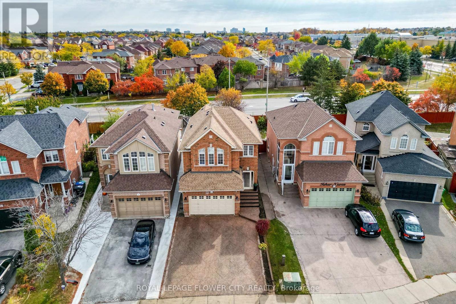 Photo 2 of 51 Blue Whale Boulevard, Brampton ON