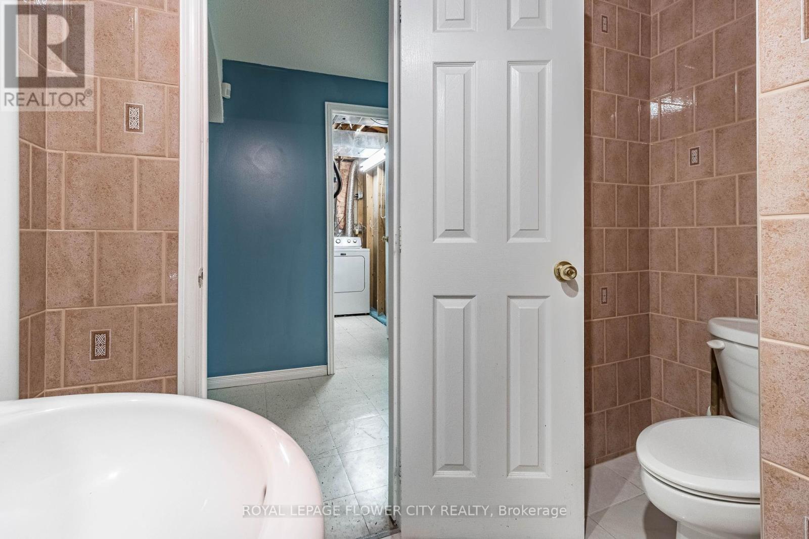 Photo 44 of 51 Blue Whale Boulevard, Brampton ON