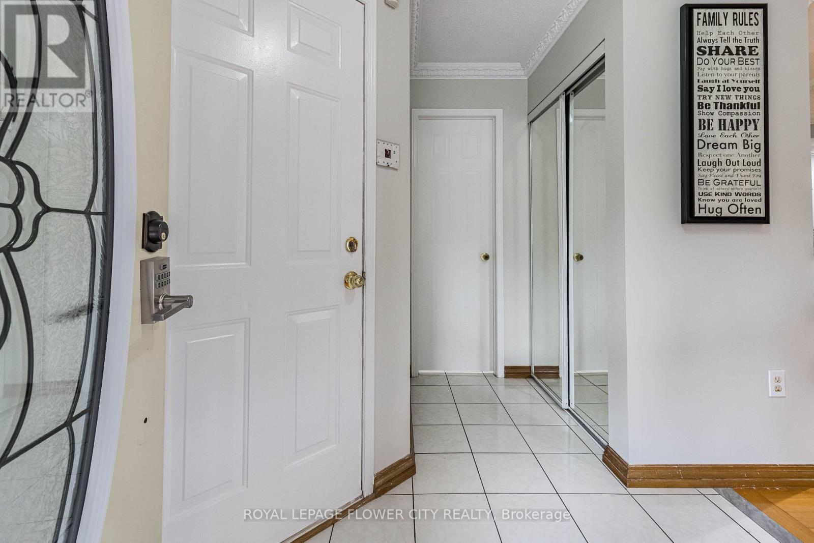 Photo 7 of 51 Blue Whale Boulevard, Brampton ON
